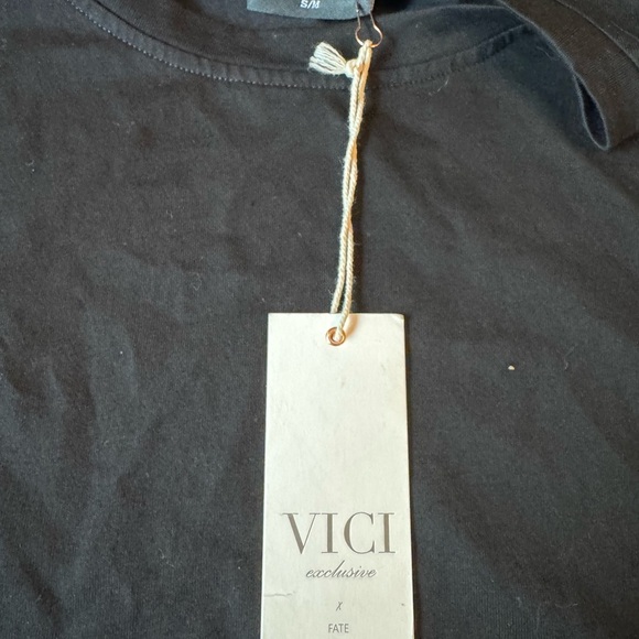VICI exclusive nwt s/m distressed black t-shirt - Picture 3 of 3